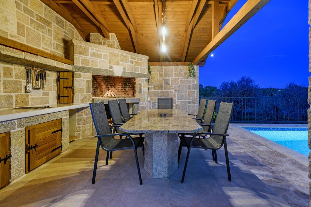 Luxury Stone Villa With Pool - Brisevo Экстерьер фото