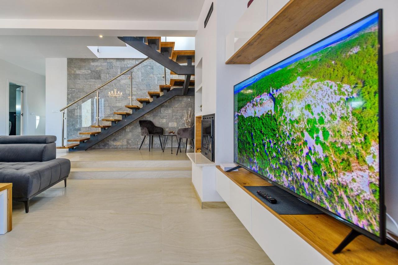 Luxury Stone Villa With Pool - Brisevo Экстерьер фото