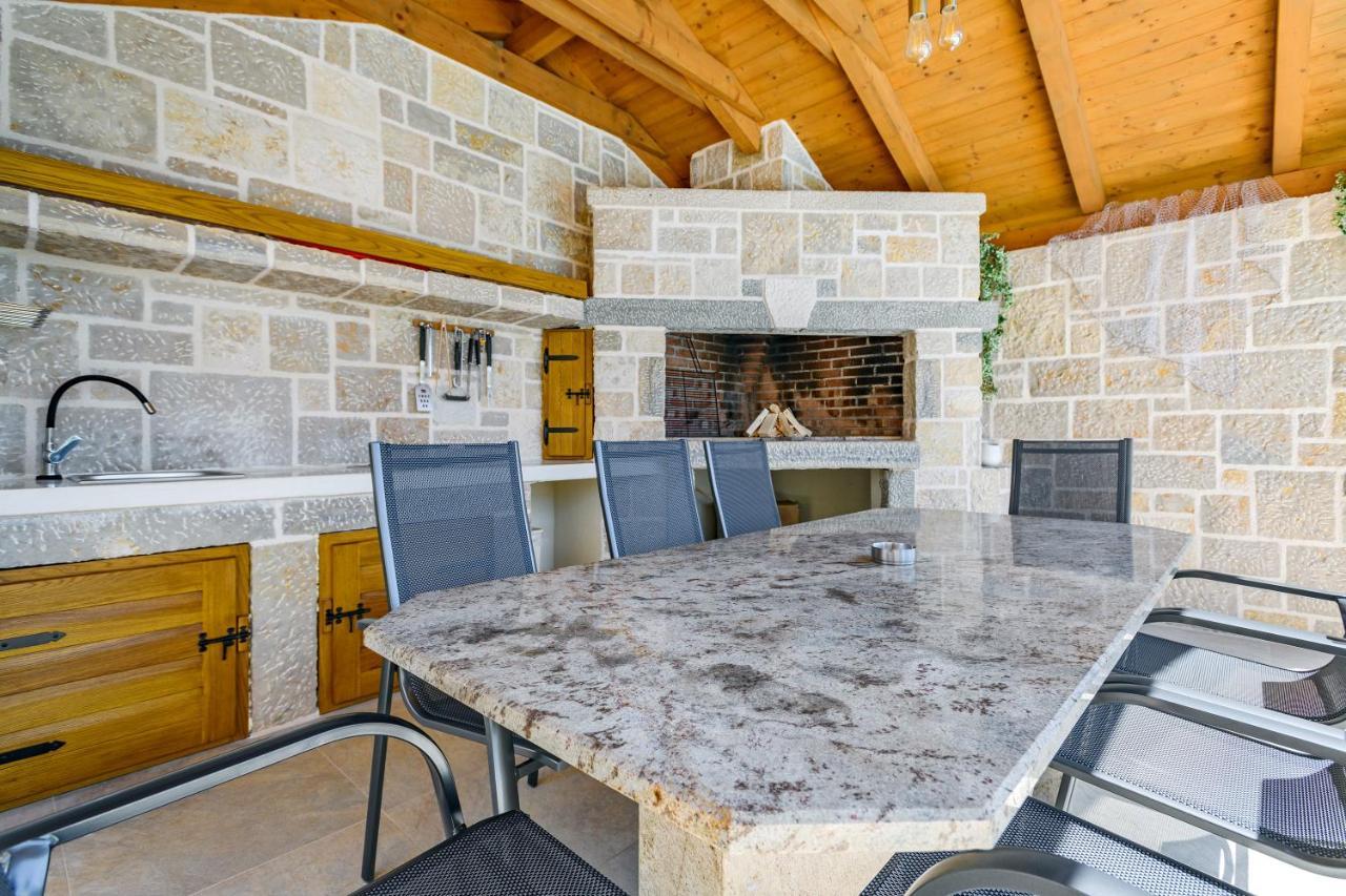 Luxury Stone Villa With Pool - Brisevo Экстерьер фото